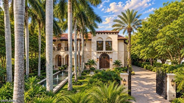 Property Photo: 3200 Green Dolphin Lane FL 34102