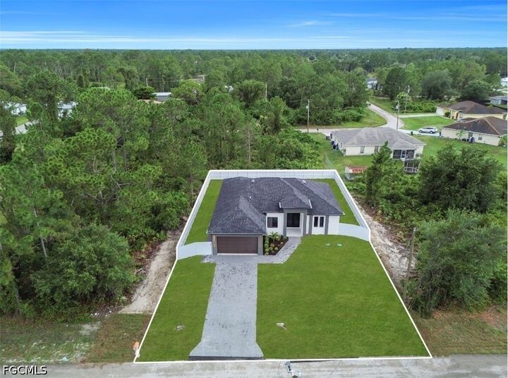 Property Photo:  1116 Cherry Street E  FL 33974 