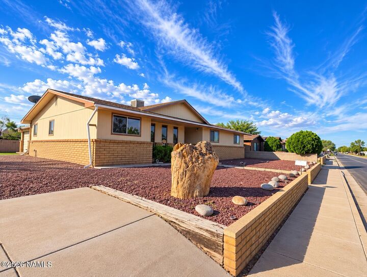 Property Photo:  321 E Hillview Street  AZ 86047 