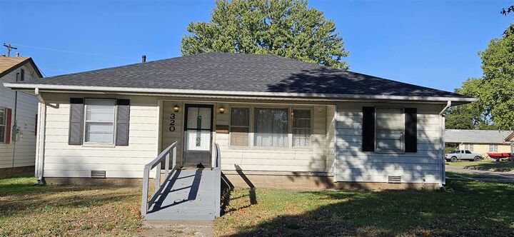 Property Photo:  320 N Lake  OK 74601 