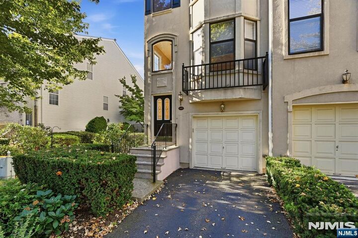 Property Photo:  448 Hartford Drive 4049  NJ 07110 