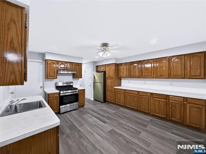 Property Photo:  155 Lafayette Street 2  NJ 07105 