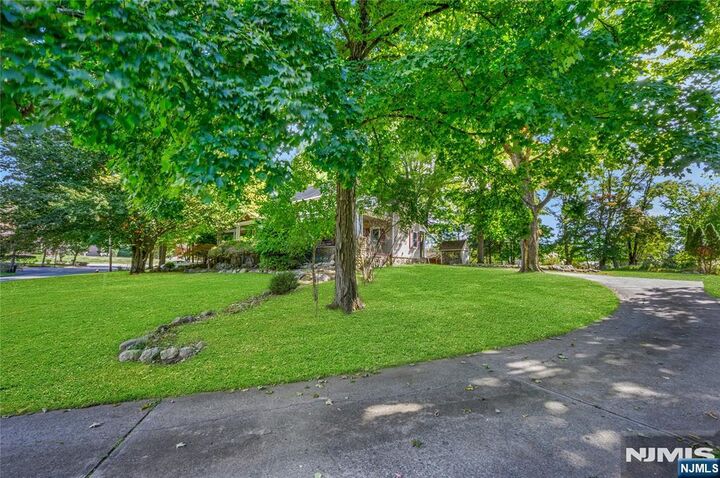 Property Photo:  124 Rivervale Road  NJ 07656 
