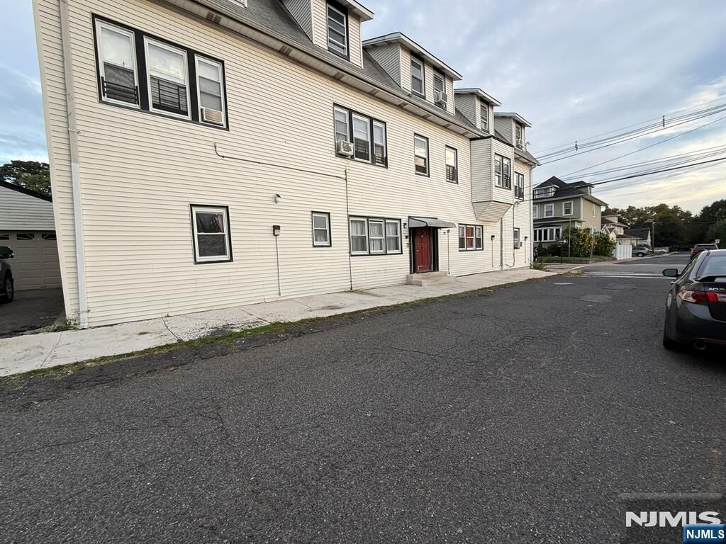 Property Photo:  72 Hazelton Street 3  NJ 07660 