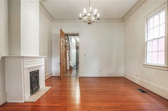 Property Photo:  2621 Chartres Street  LA 70116 