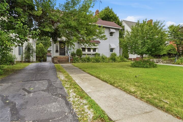 Property Photo: 17411 Chagrin Boulevard OH 44120