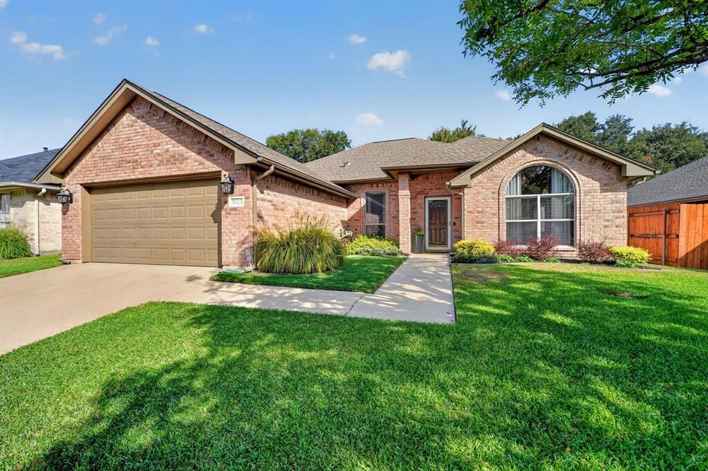 Property Photo: 3625 Kodiak Court TX 76137