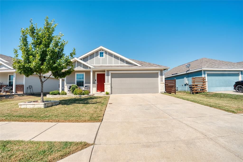Property Photo:  554 Deerfern Drive  TX 75407 