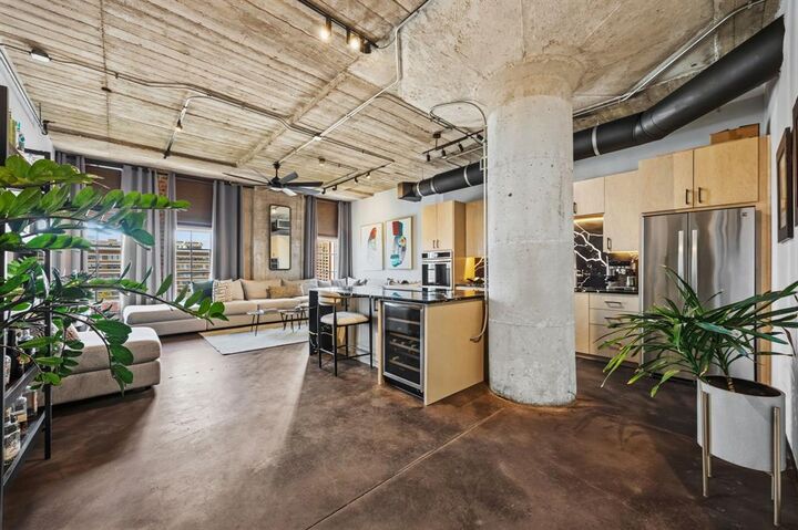 Property Photo:  1122 Jackson Street 609  TX 75202 