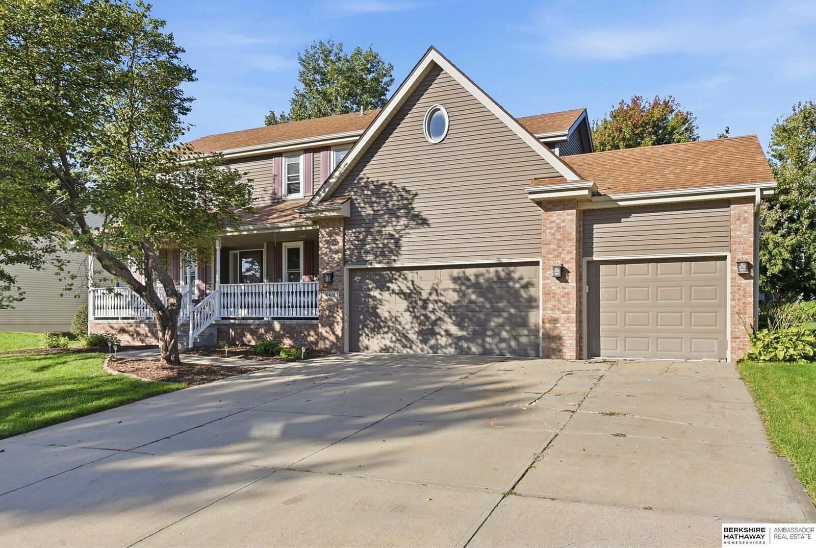 Property Photo: 6418 S 161 Avenue NE 68135
