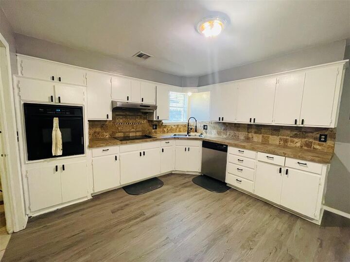Property Photo: 1329 NW 105th Terrace OK 73114