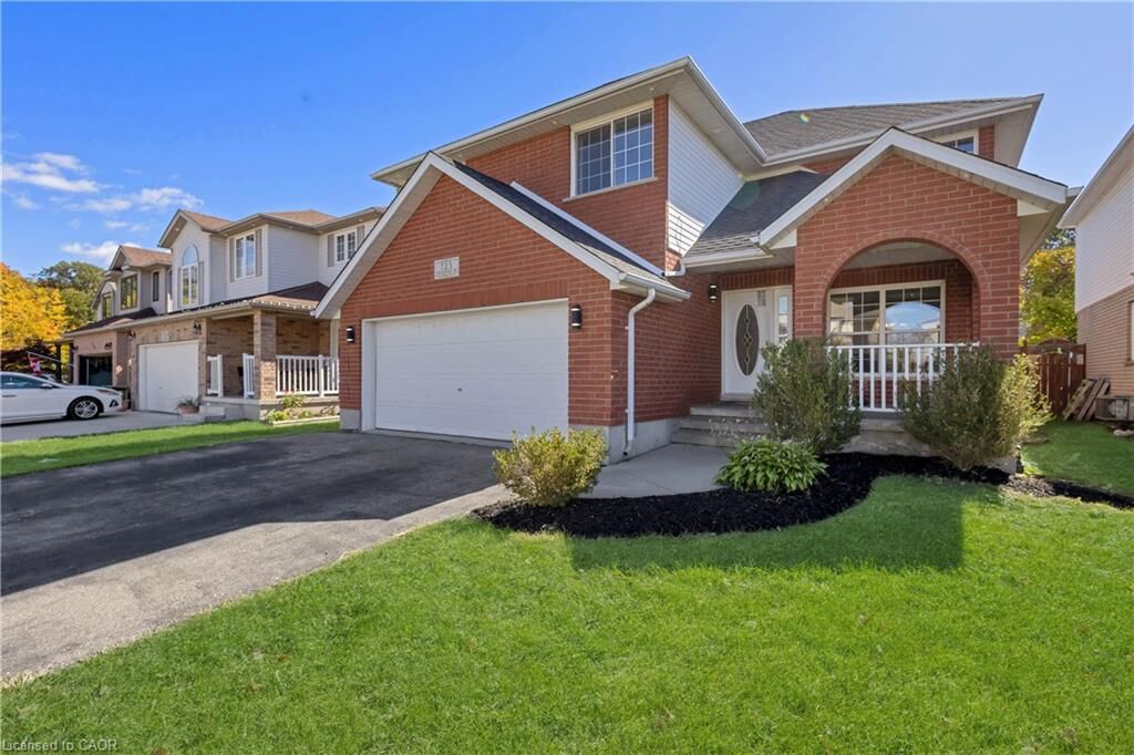 Property Photo:  723 Chesapeake Drive  ON N2K 4G4 