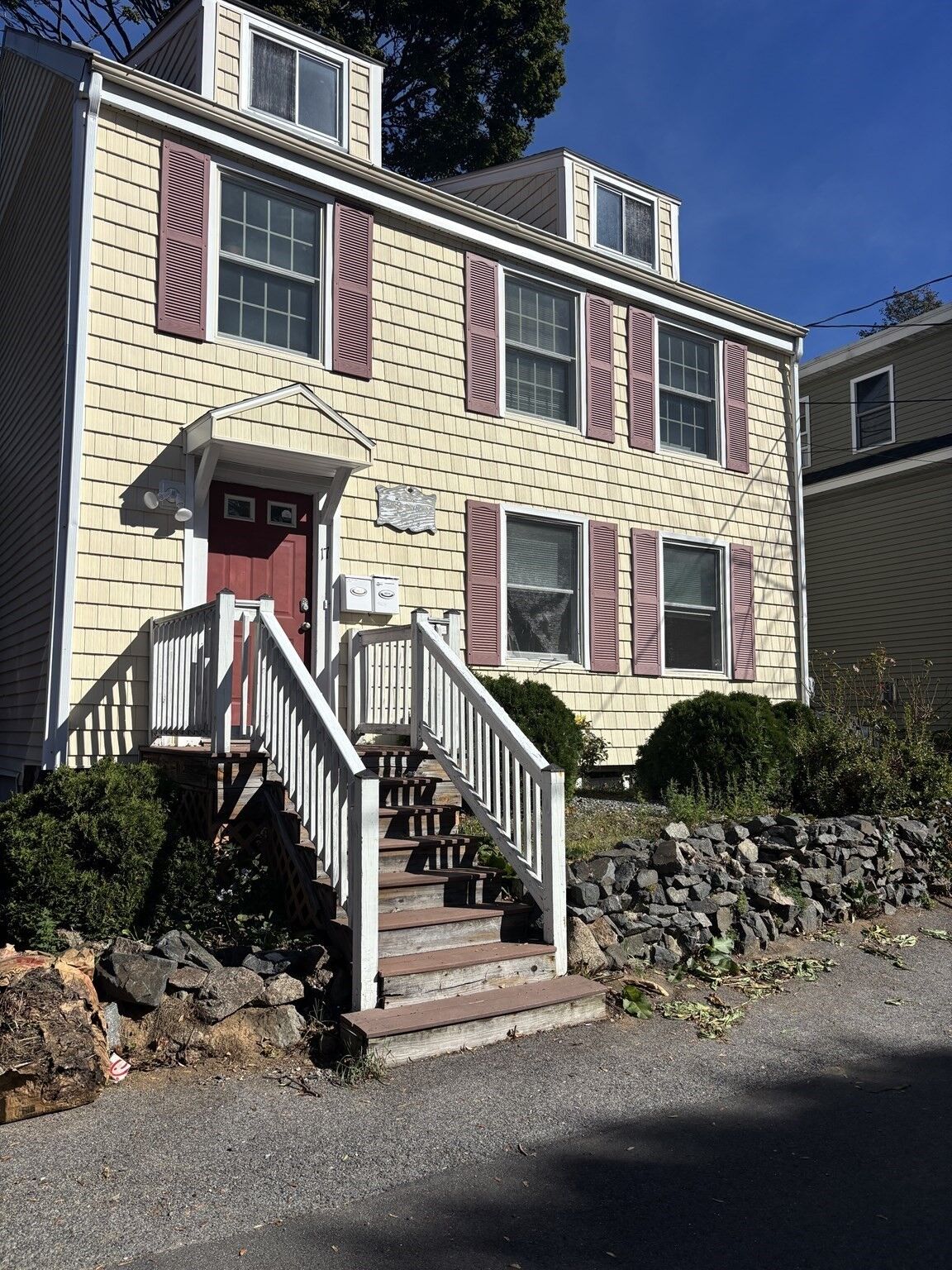 Property Photo: 17 Vestry St 1 MA 01915