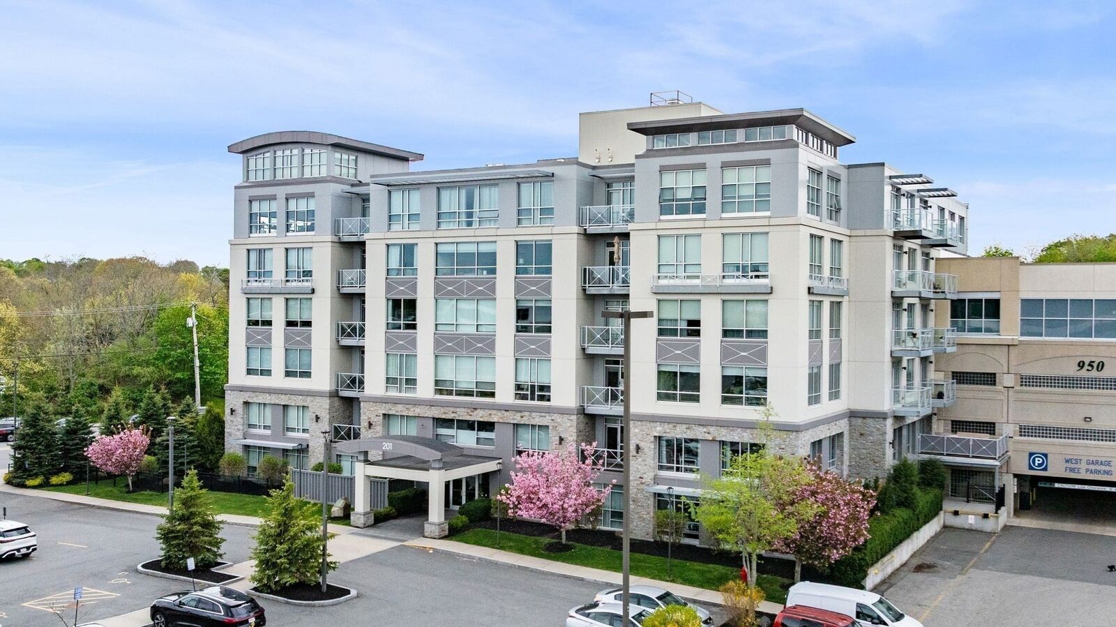 Property Photo:  201 Elliott St 407  MA 01915 