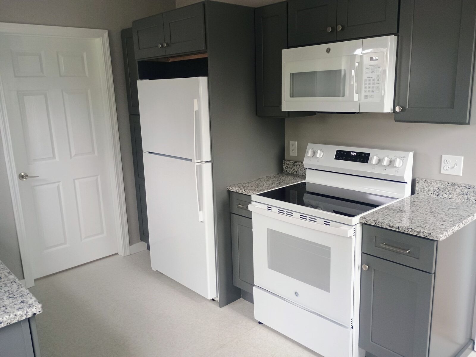 Property Photo:  10 Hodges  Ave 2  MA 02780 