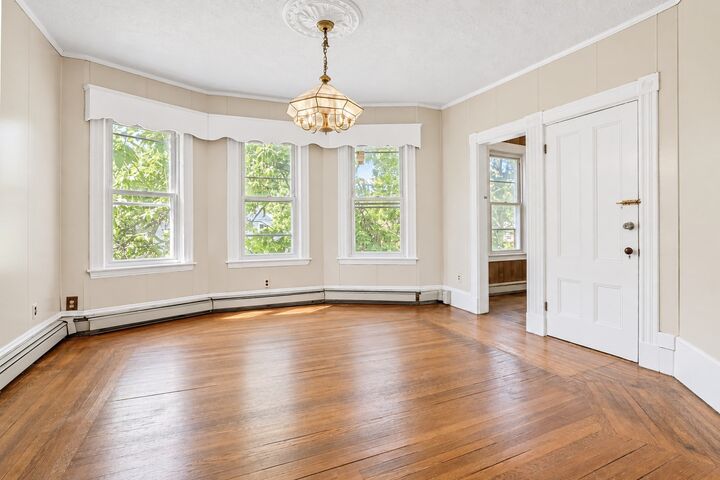 Property Photo:  302 Columbia St 2  MA 02141 
