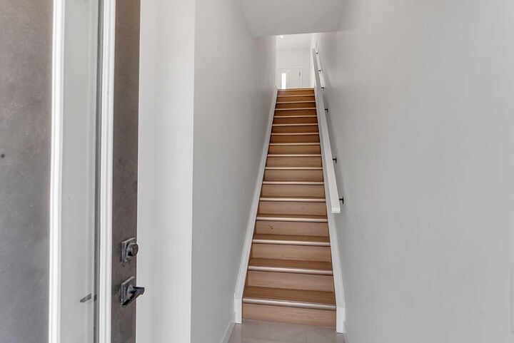 Property Photo:  156 Park Street 210  AB T4C 3H3 