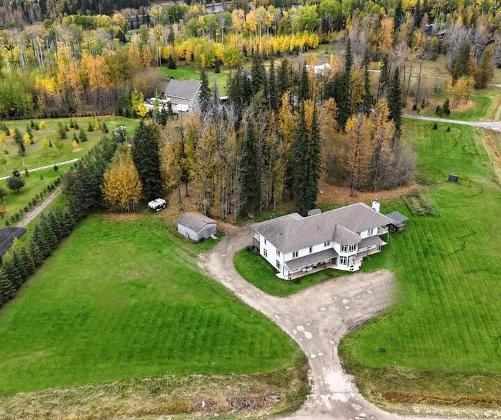 Property Photo: 16511 Twp Rd 532A 20 AB T7E 3A6