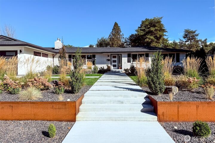 Property Photo: 66 Park Street WA 99354