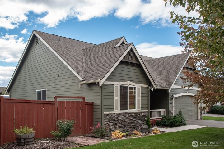Property Photo: 2510 Carriage Loop WA 98926