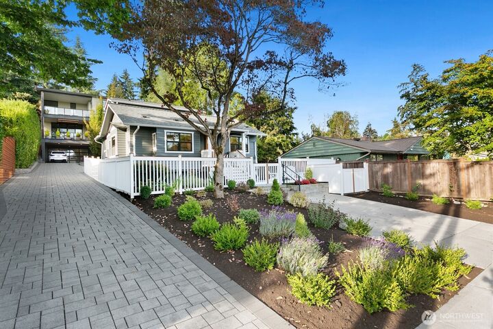 Property Photo: 346 10th Avenue WA 98033