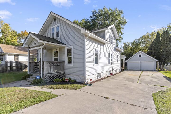 Property Photo:  408 Daisyfield Boulevard  IL 61102 