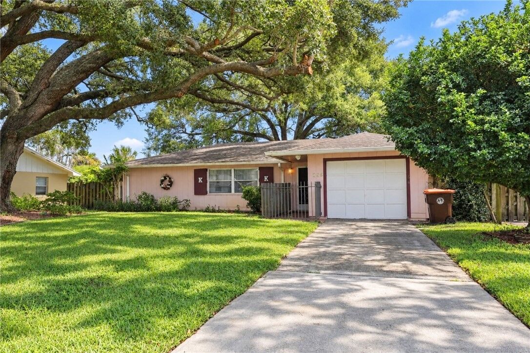 Property Photo: 146 11th Court FL 32962