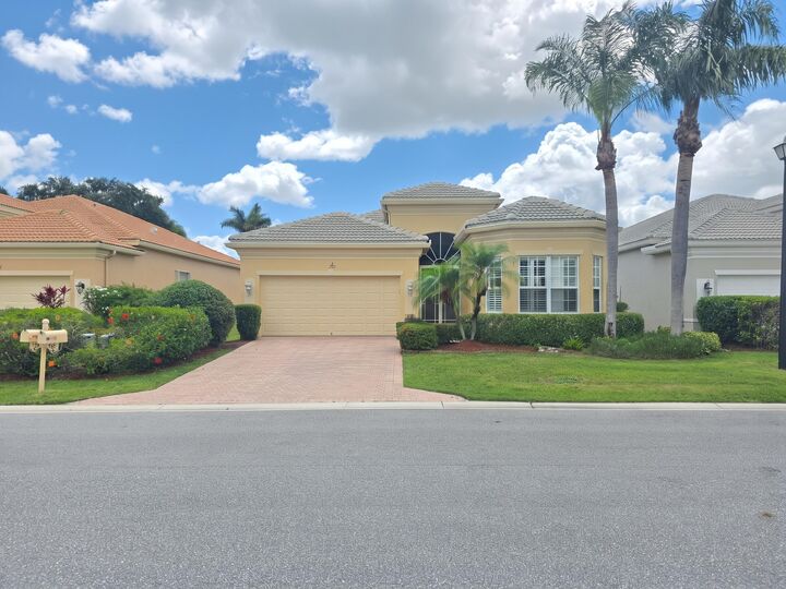 Property Photo: 7200 Demedici Circle FL 33446