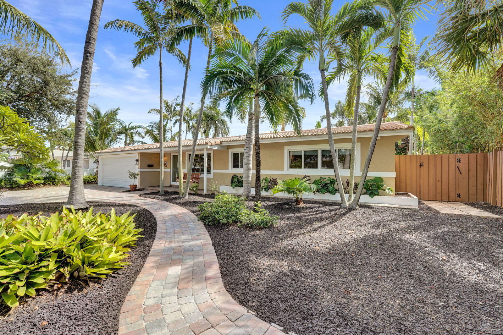 Property Photo:  5404 NE 22nd Avenue  FL 33308 