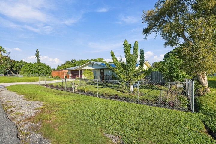 Property Photo:  950 Revels Lane  FL 34982 