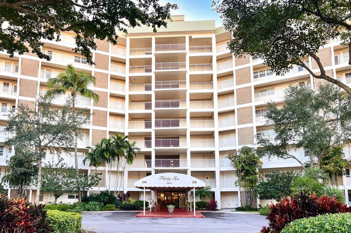 Property Photo:  3010 N Course Drive 511  FL 33069 