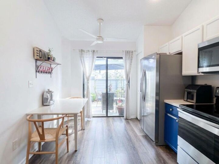 Property Photo:  2105 Landings Boulevard  FL 33413 
