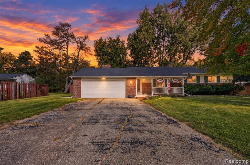 Property Photo:  9096 Carpenter Road  MI 48433 