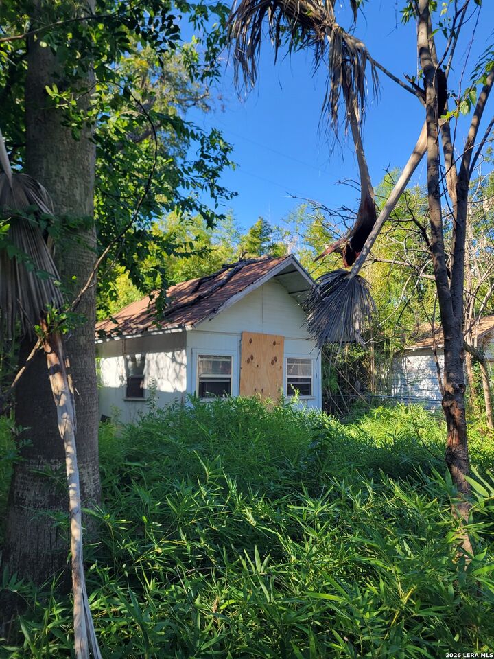 Property Photo:  722 E Woodlawn Ave  TX 78212 