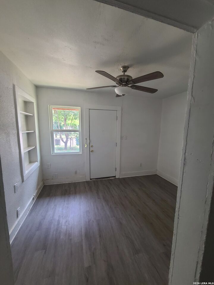 Property Photo: 869 Crystal TX 78211