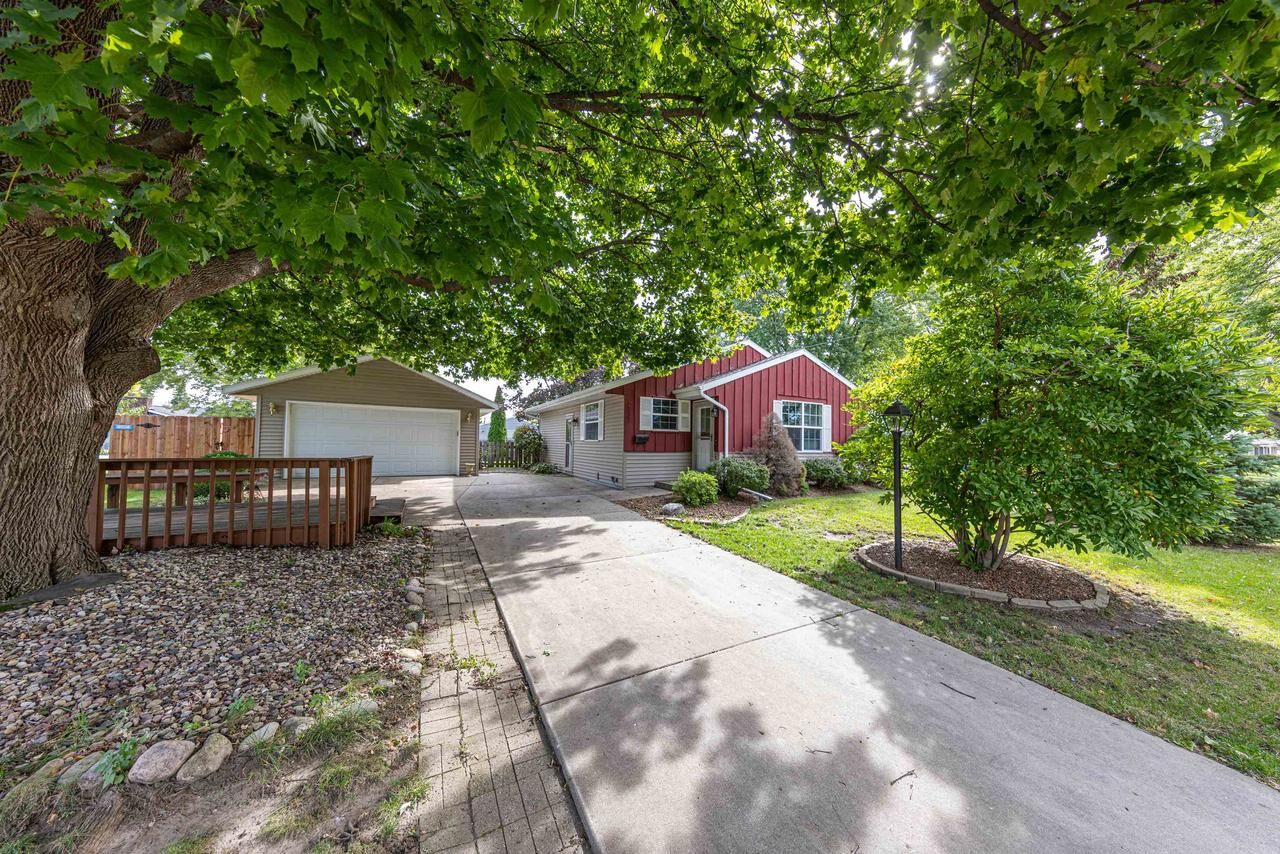 Property Photo: 2131 S Pine Street WI 53546