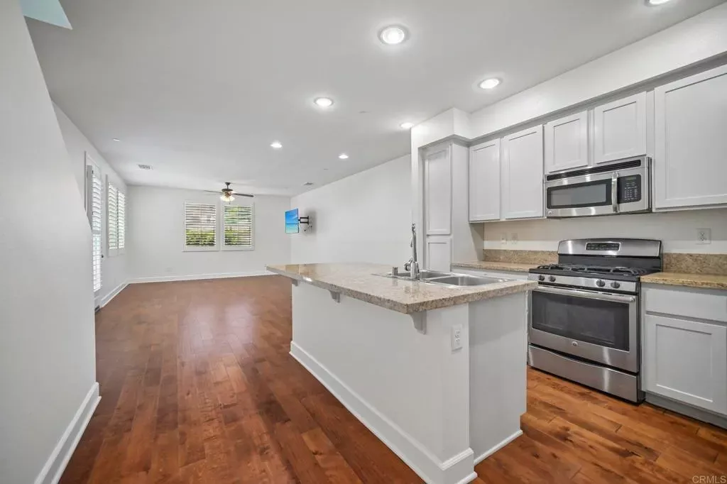 Property Photo: 2487 Ascending Oaks Lane 1 CA 93063