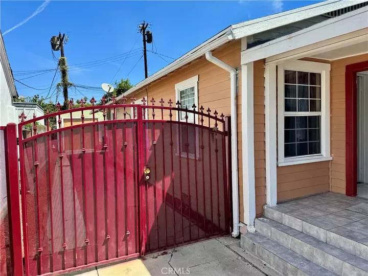 Property Photo:  19 E Platt  CA 90805 