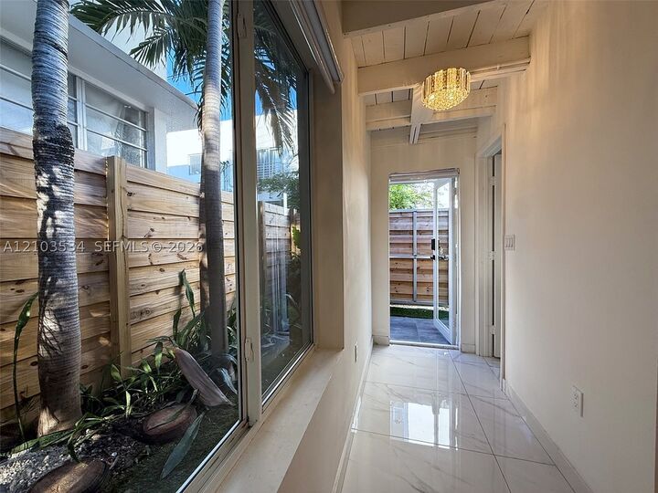 Property Photo:  721 Lenox Av 1  FL 33139 