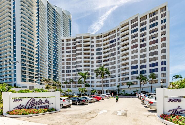 Property Photo:  3505 S Ocean Dr 305  FL 33019 