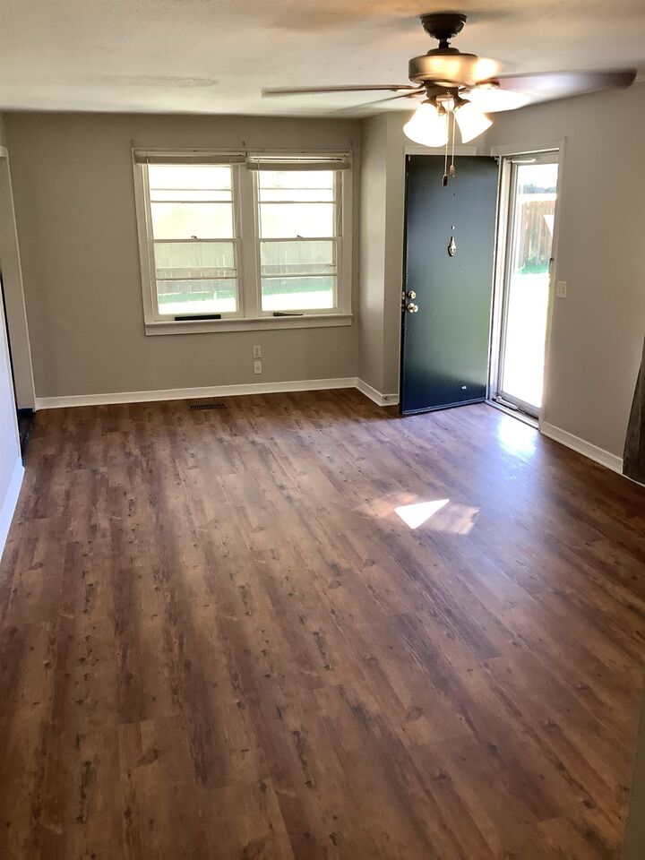Property Photo:  916 Ave C  AL 35055 
