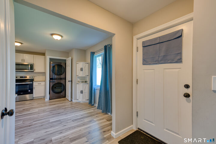 Property Photo:  175 Reservoir Road  CT 06111 
