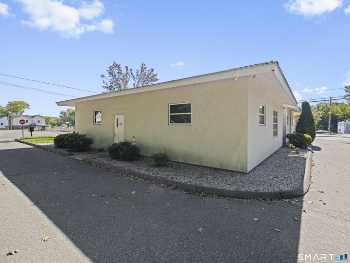 Property Photo:  150 Marlborough Street  CT 06480 