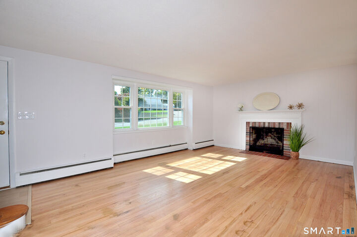 Property Photo: 8 Peppercorn Lane CT 06026