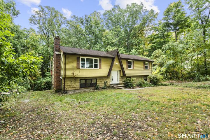 Property Photo:  32 Woodhaven Drive  CT 06013 