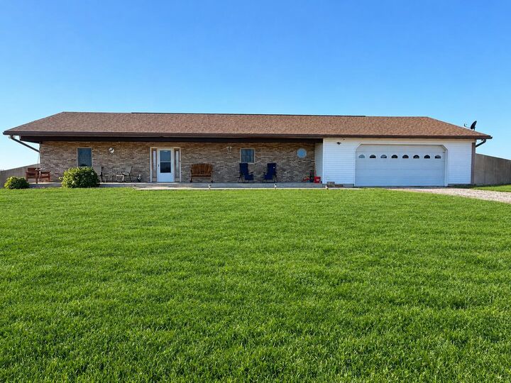 Property Photo:  450 State Highway V  MO 65746 