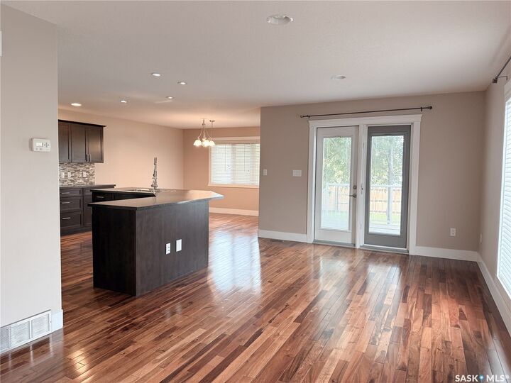Property Photo: 725 Centre Street SK S0N 2M0
