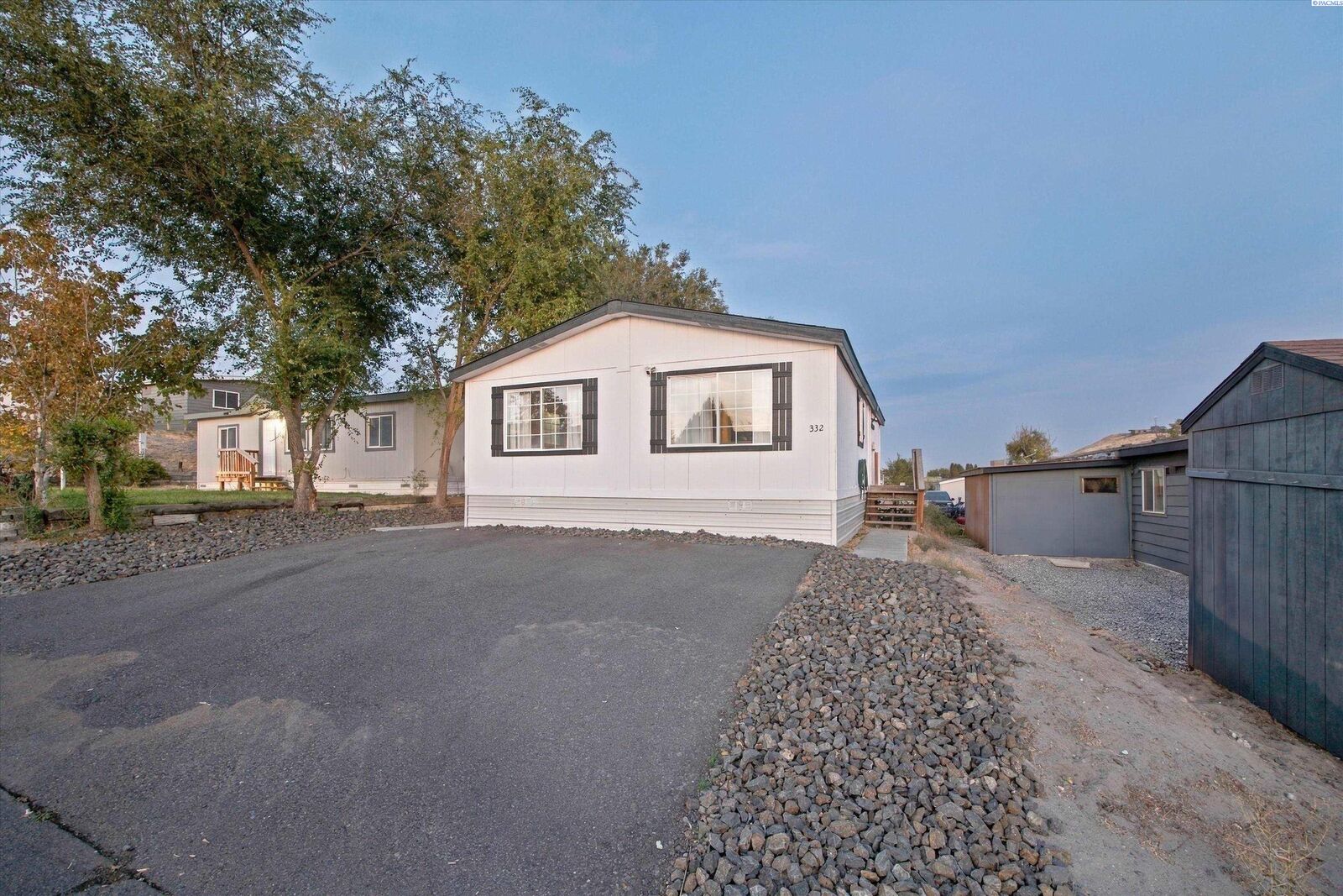 Property Photo: 332 Buckwheat Court WA 99353