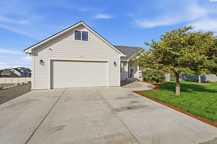 Property Photo: 1210 Gage Blvd WA 99352