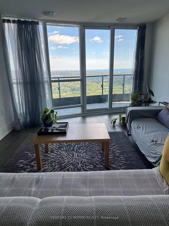 Property Photo: 585 Bloor Street E 3818 ON M4W 0B3